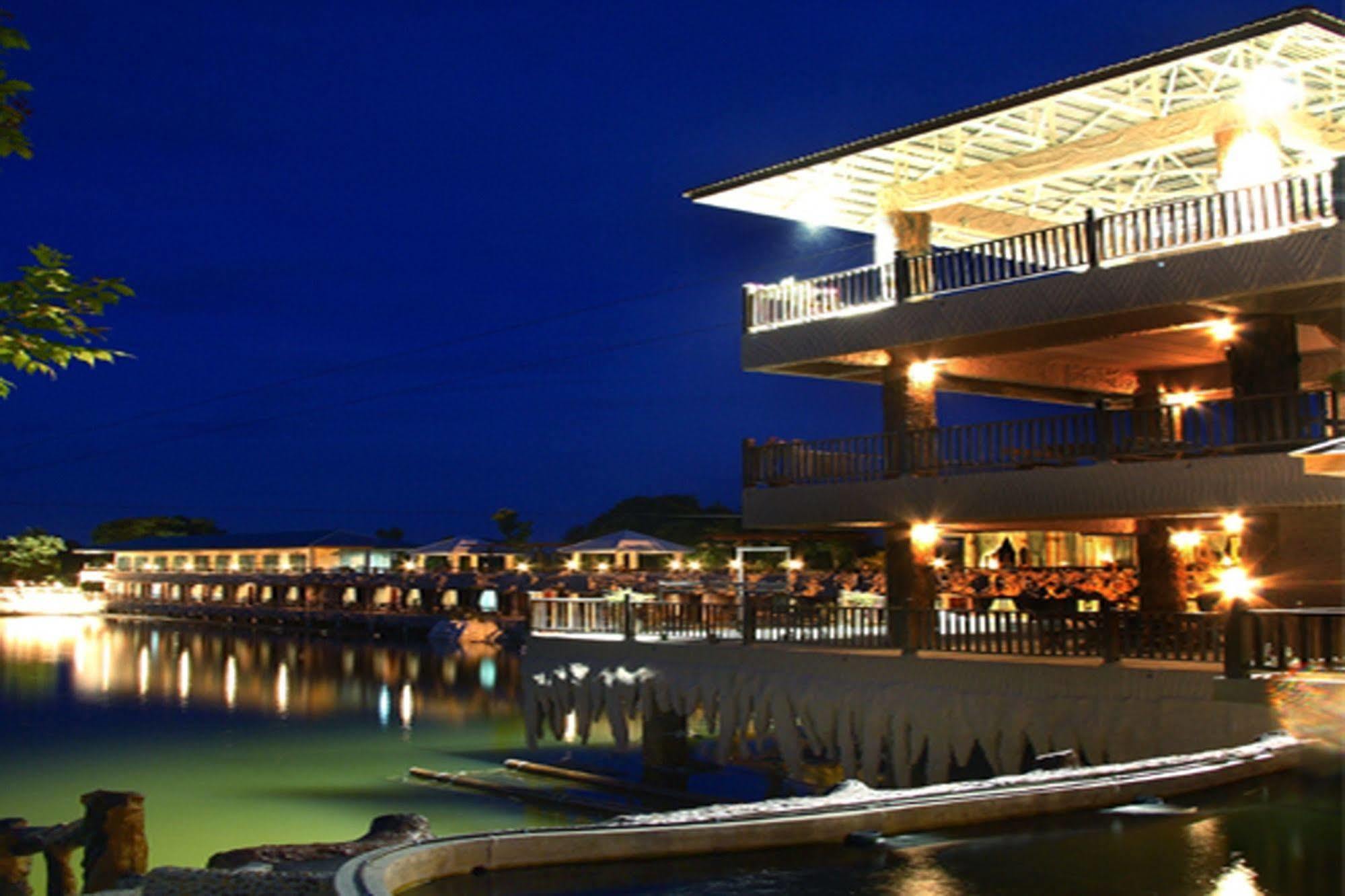 Chart Trip Resort Nakhonratchasima Eksteriør billede