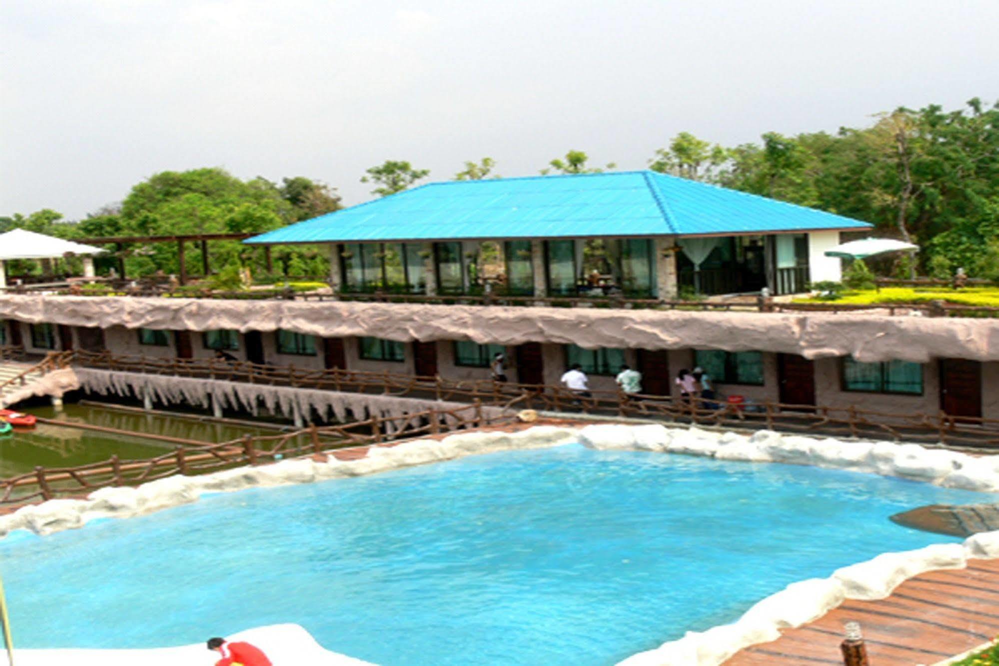 Chart Trip Resort Nakhonratchasima Eksteriør billede