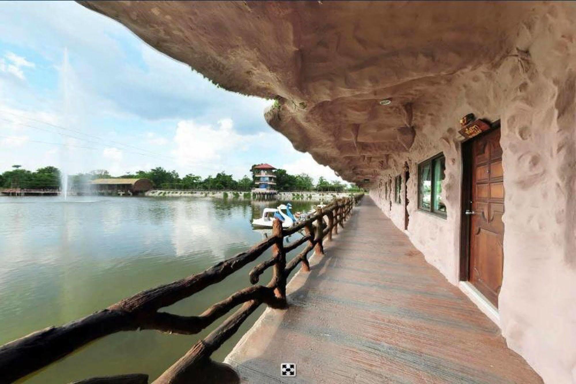 Chart Trip Resort Nakhonratchasima Eksteriør billede