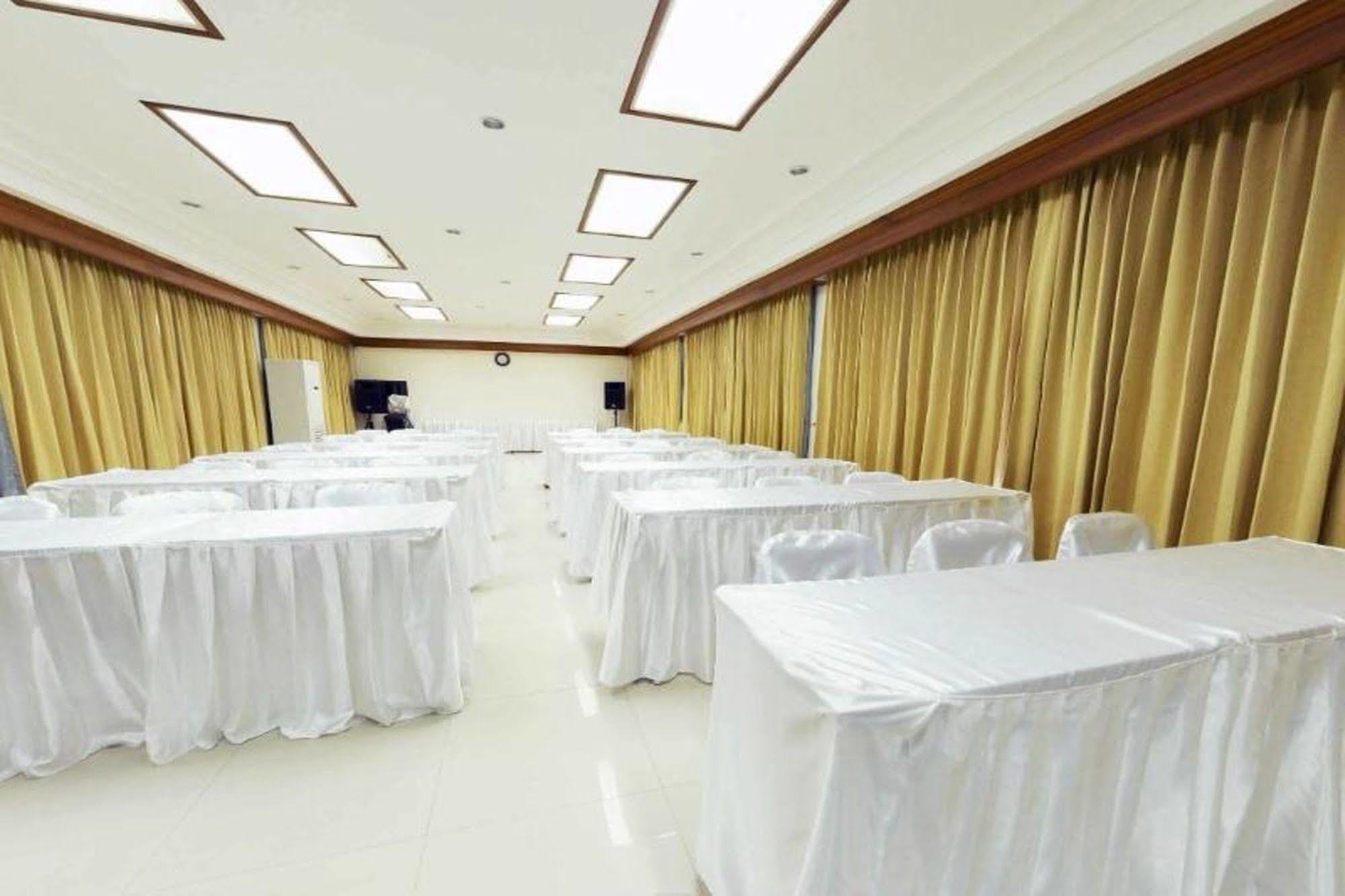 Chart Trip Resort Nakhonratchasima Eksteriør billede