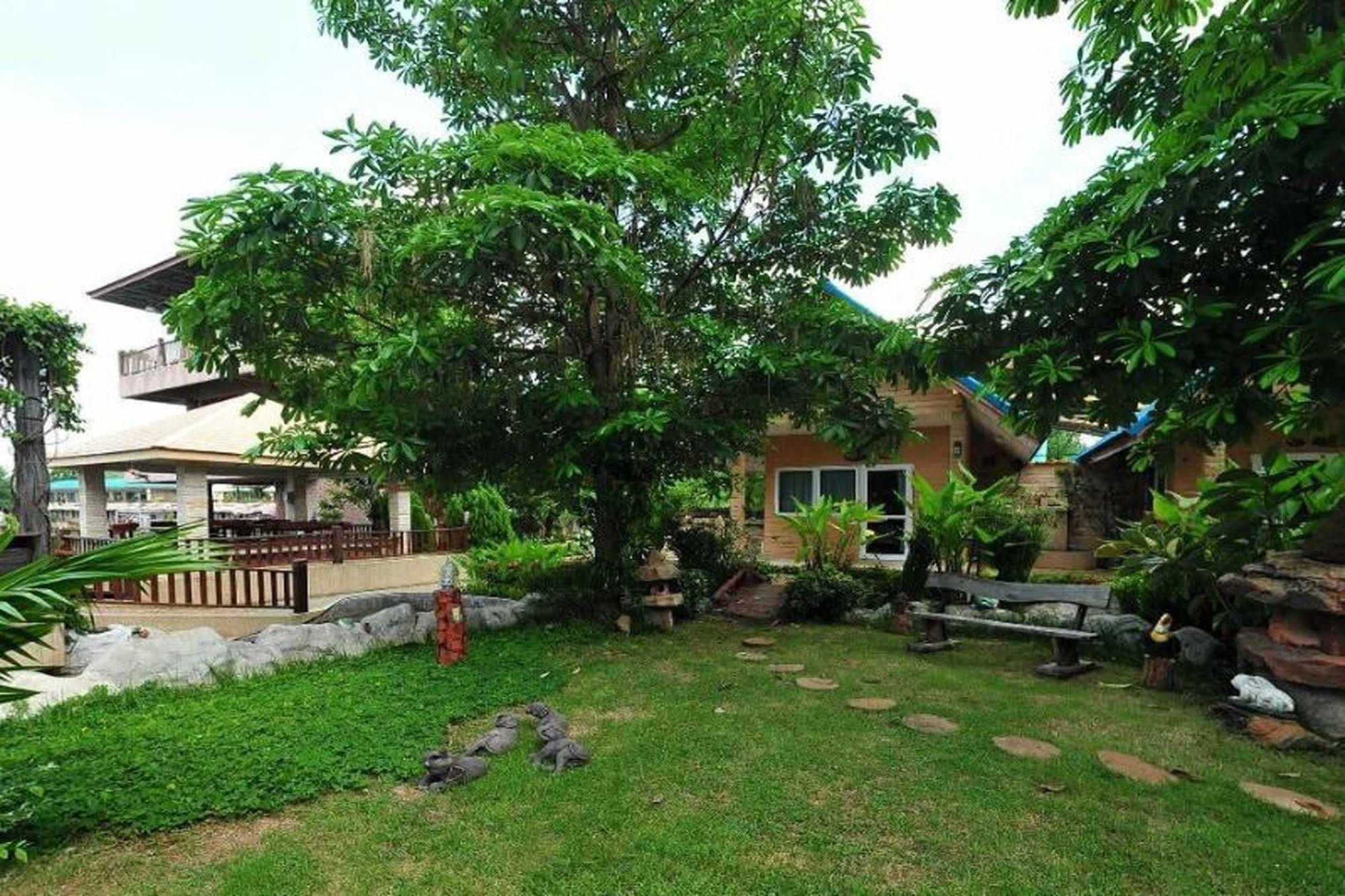 Chart Trip Resort Nakhonratchasima Eksteriør billede